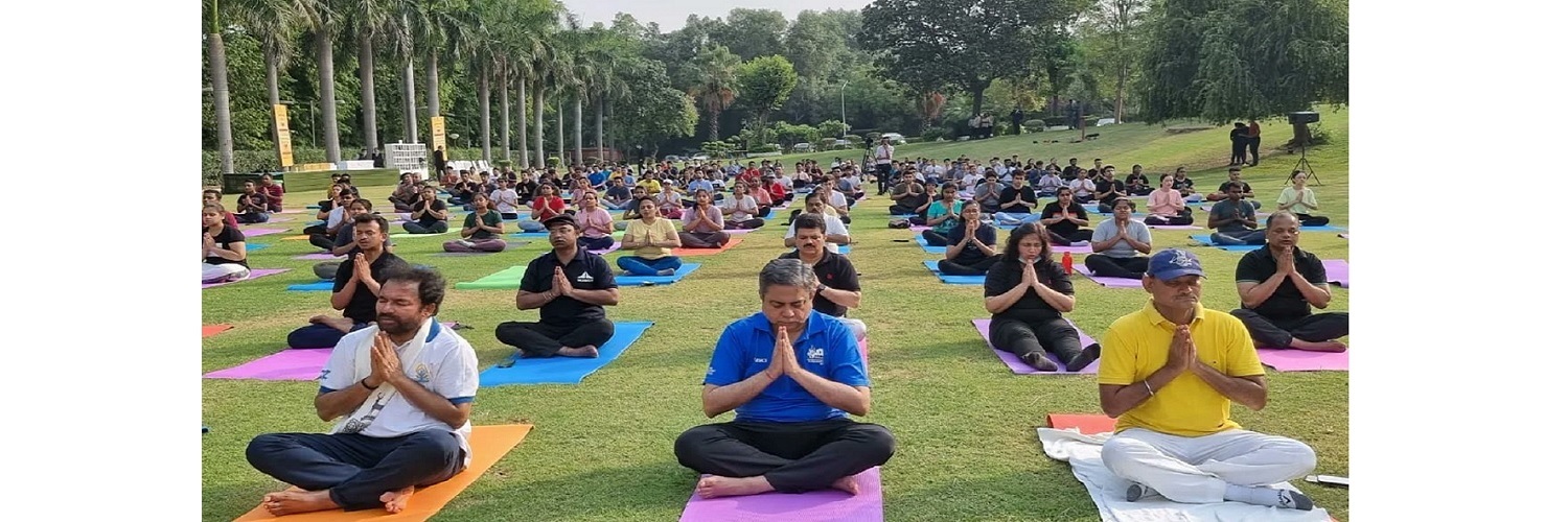 Hon'ble Tourism Minister, Secretary (Tourism) and DG (Tourism) took part in the countdown to 41 days for International Day of Yoga
