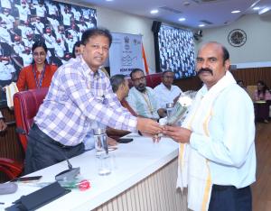 Felicitation Programme to Honour Safai Mitras as part of Swachhta Hi Seva 2025 Campaign held on 19th September 2025 at Media Center, Transport Bhawan.